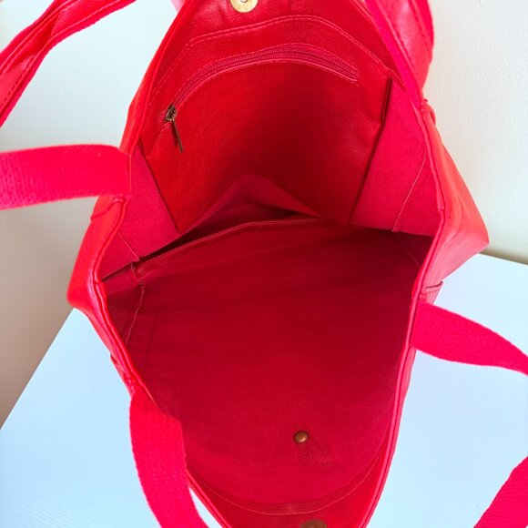 Vegan Leather Tote Bag – Magnetic Snap, Front Pocket & Interior Zip - Picture 4 of 9